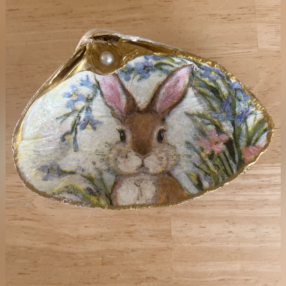 Decoupage bunny shell